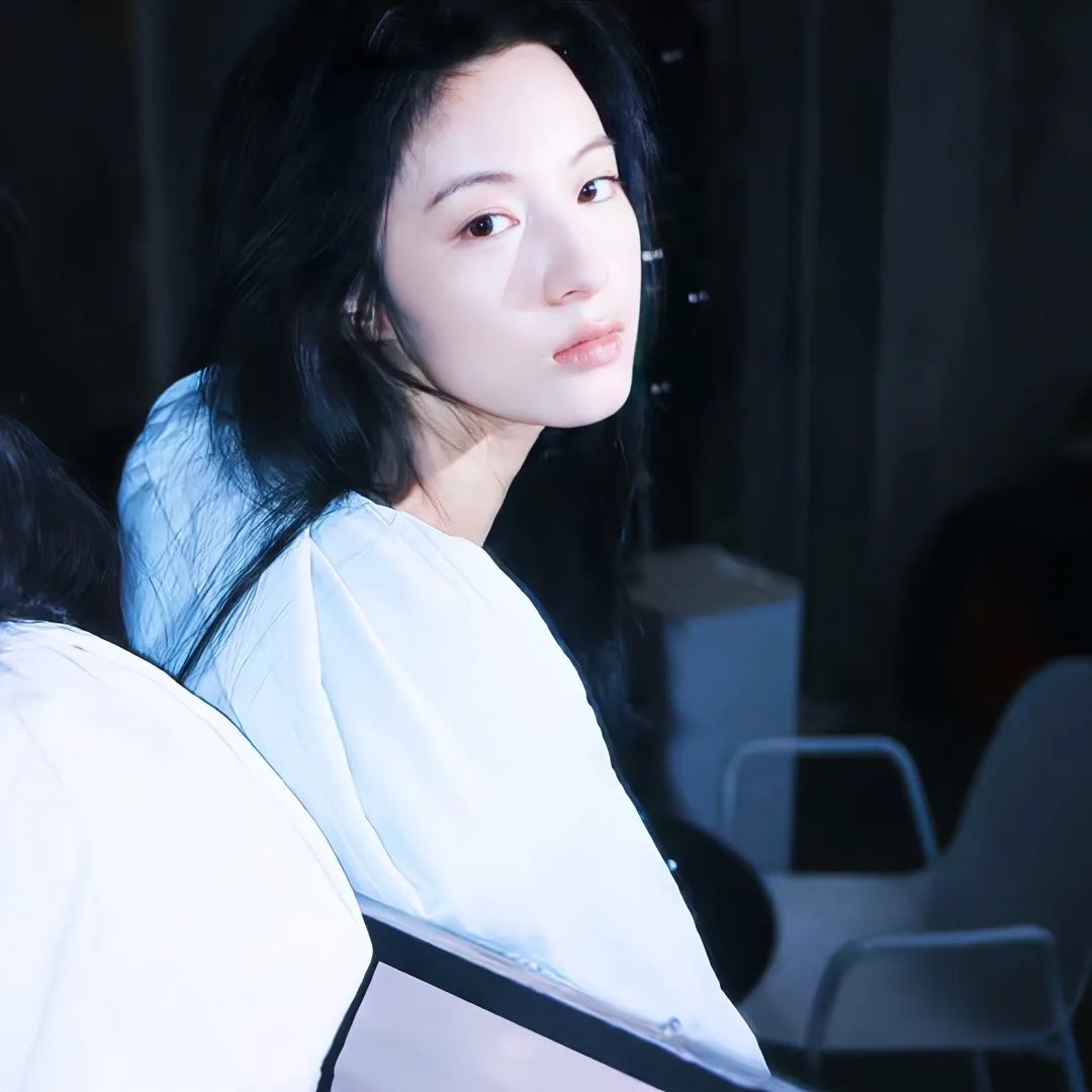 琥珀的短暂一生海报