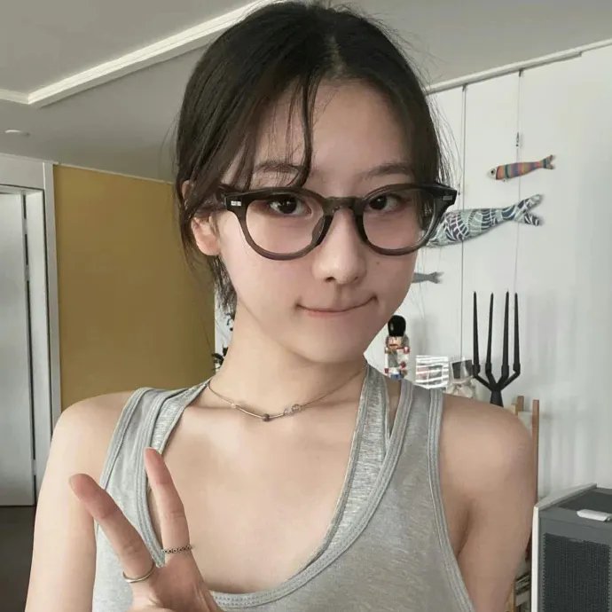 这女孩海报